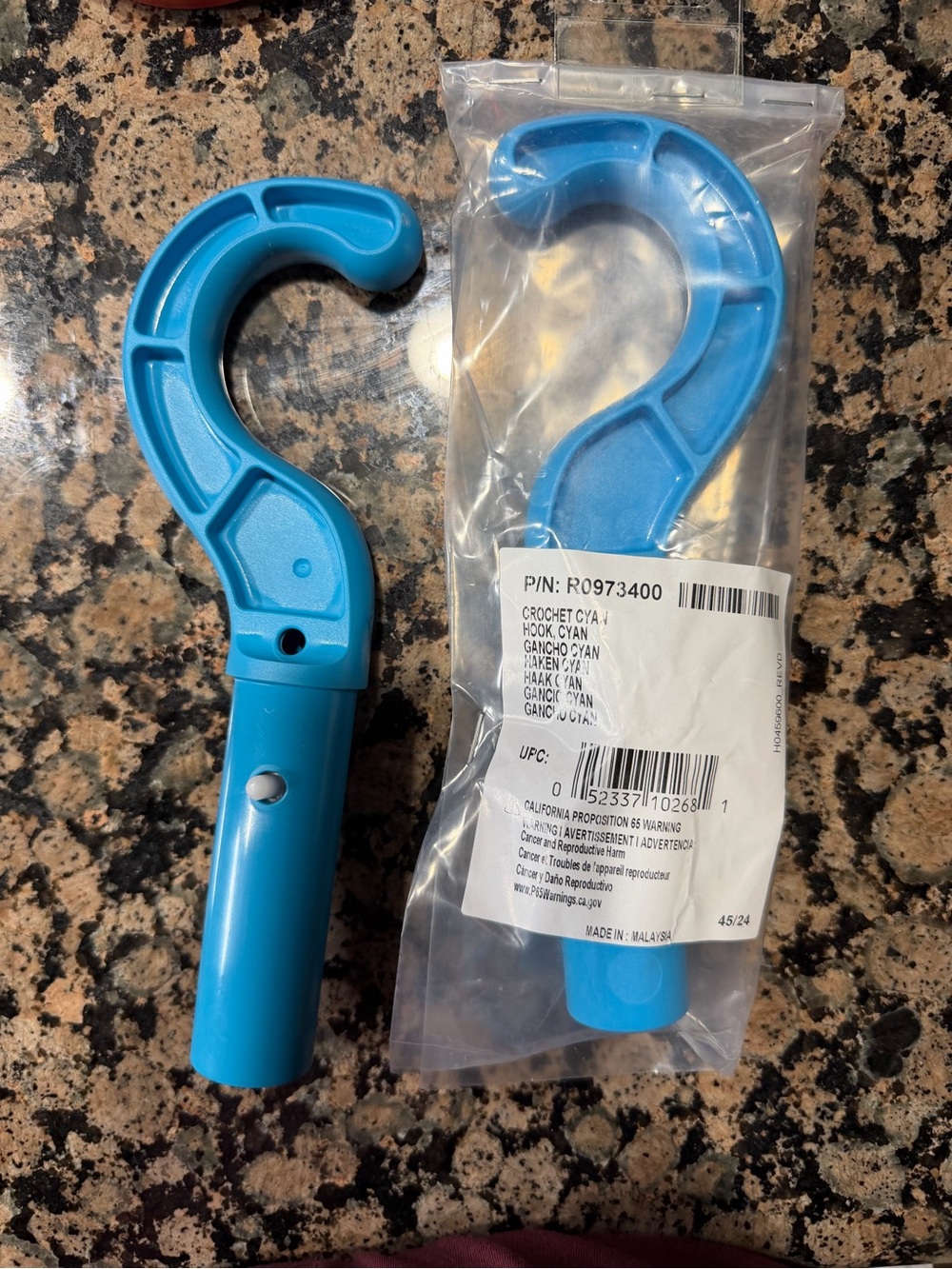 Cyan Polaris Cordless Robot Hook Handle